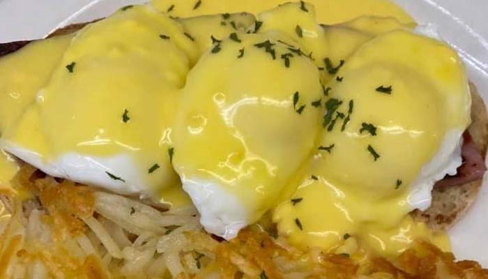 menu-breakfast-morning-pleasers-eggs-benedict
